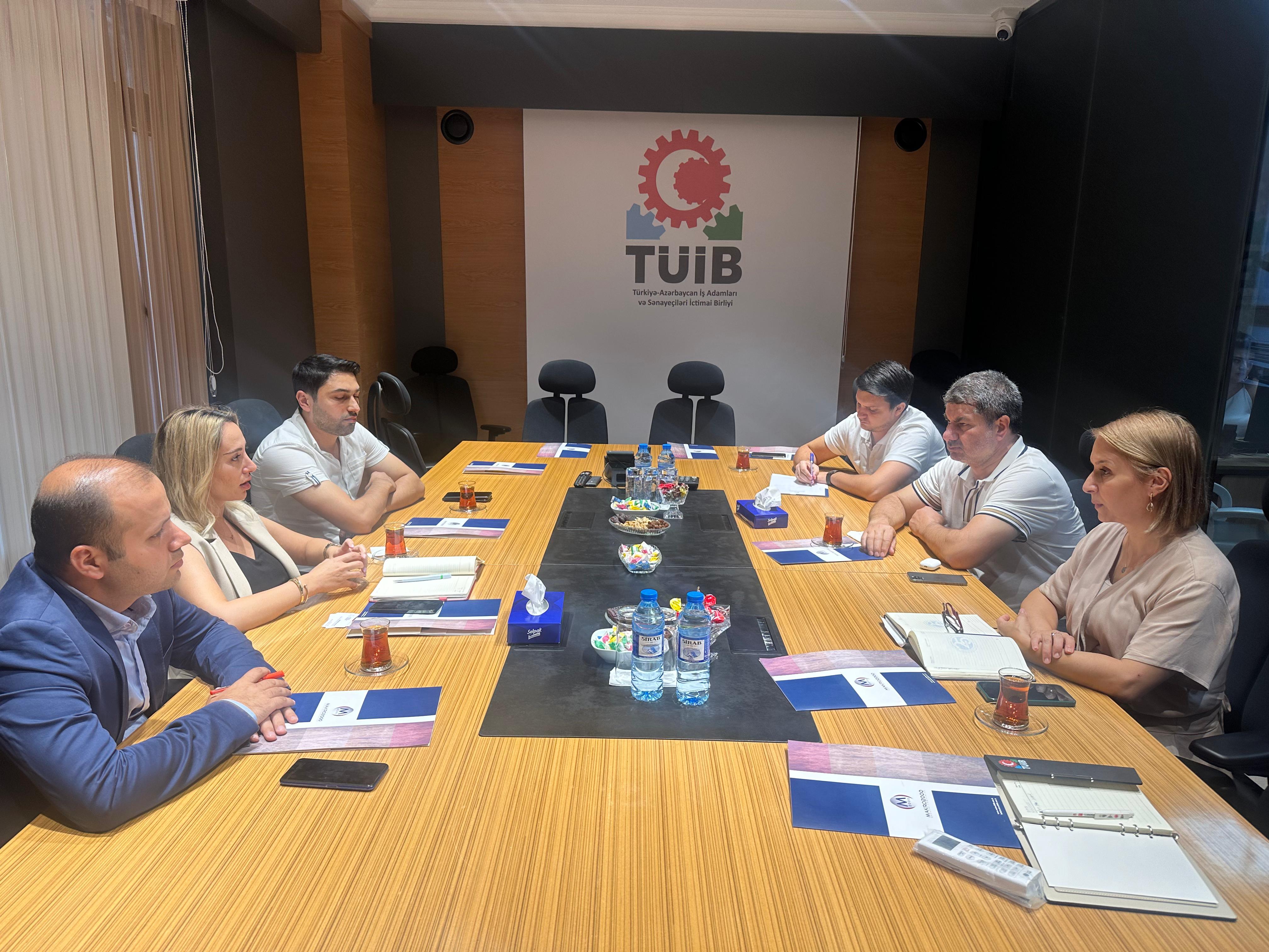 Türkiyə və Azərbaycan İş Adamları və Sənayeçilər (TÜİB) İctimai Birliyi İdarə Heyətinin sədri Hüseyin Büyükfırat Azərbaycan Toxumçular Assosiasiyasının sədri Mədinə Əliyeva ilə görüşüb.